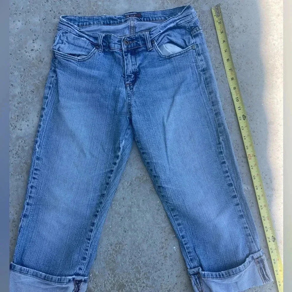 Sweet Vibes Capri Jeans. Size 9 - Picture 14 of 15